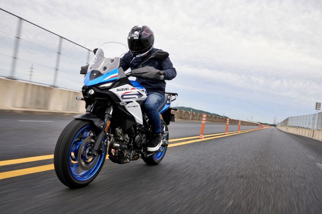 Weltpremiere: Suzuki enthüllt mit der SV-7GX einen modernen Crossover-Tourer