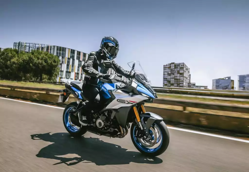 Weltpremiere: Suzuki präsentiert die neue GSX-S1000GX